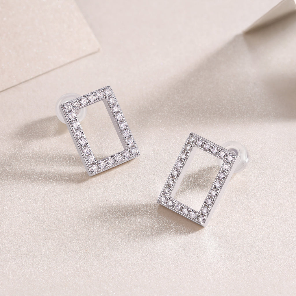 1In Full Swing - Fashionable And Affordable Jewelry With Moissanite S925 Sterling Silver And Platinum-plated Stud Earrings Prohibit TikTok sales