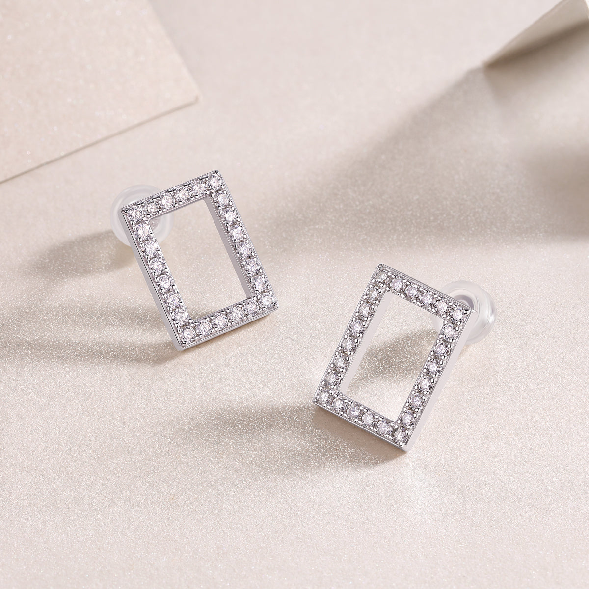 1In Full Swing - Fashionable And Affordable Jewelry With Moissanite S925 Sterling Silver And Platinum-plated Stud Earrings Prohibit TikTok sales