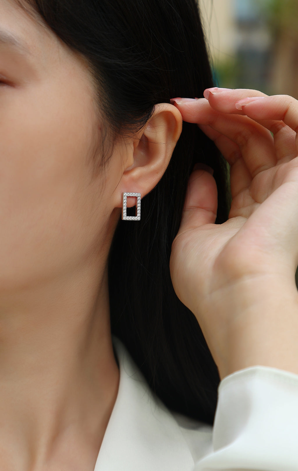 1In Full Swing - Fashionable And Affordable Jewelry With Moissanite S925 Sterling Silver And Platinum-plated Stud Earrings Prohibit TikTok sales